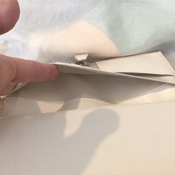 Authentic Vintage Jackie O Gucci White Long Wallet - Picture 6 of 14